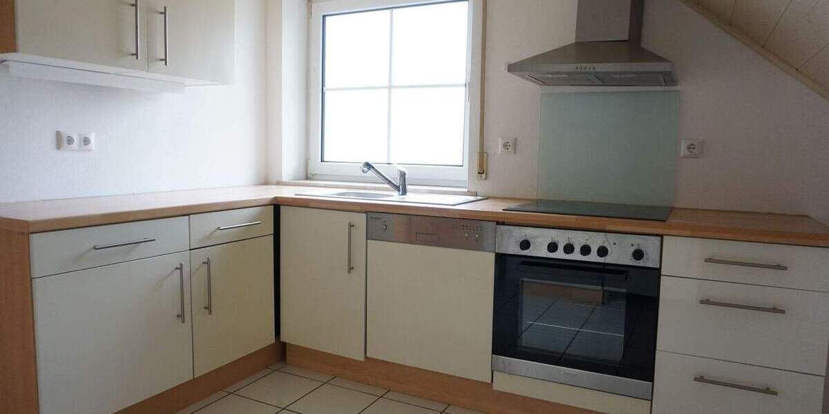 Etagenwohnung Poppenricht - 4 Zimmer, 100 m&sup2;, 950&euro; | Angebot:23950600