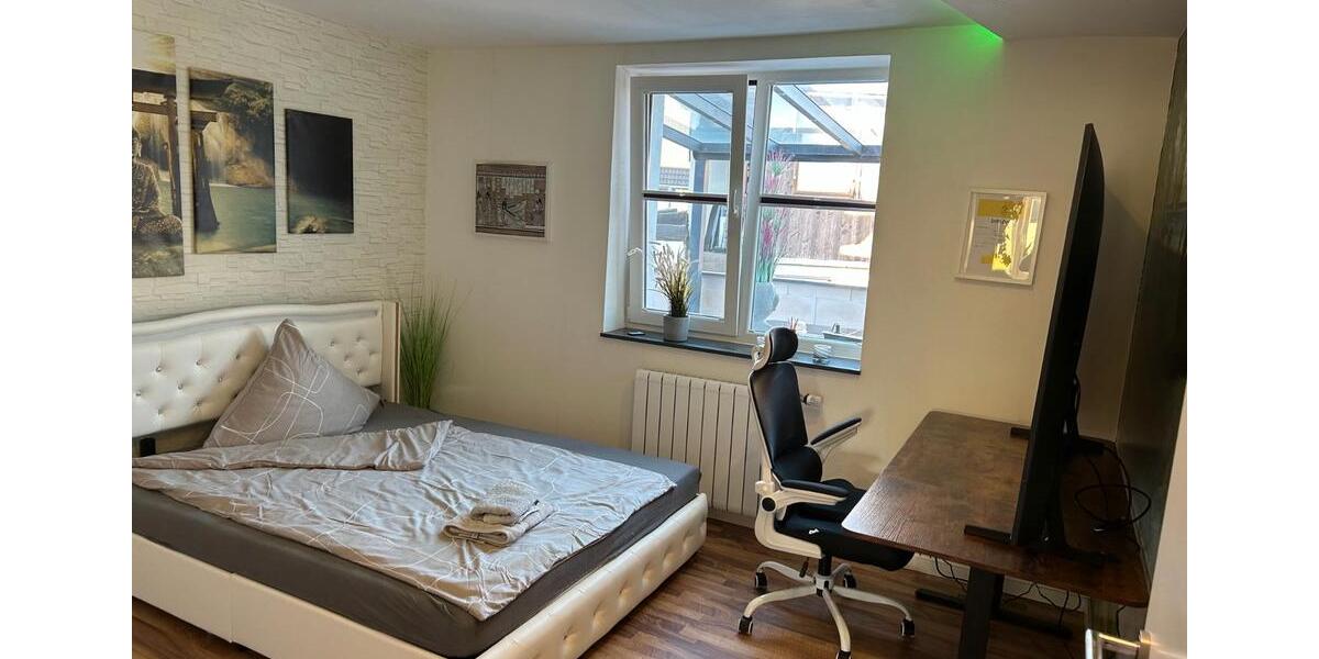 Etagenwohnung Hennef (Sieg) - 1 Zimmer, 150 m&sup2;, 500&euro; | Angebot:26626176