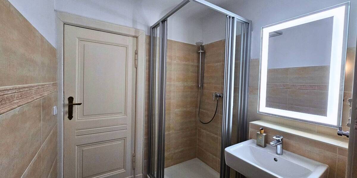 Etagenwohnung Berlin Halensee - 5 Zimmer, 207 m&sup2;, 2.900&euro; | Angebot:26207223