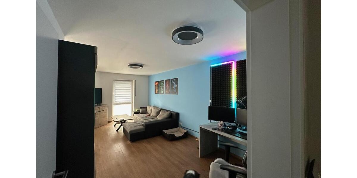 Komfort und niedrige Nebenkosten: Fußbodenheizung, Walkin-Bad, LAN, Sat, Lüftung, EEK A, Balkon 2 zimmer