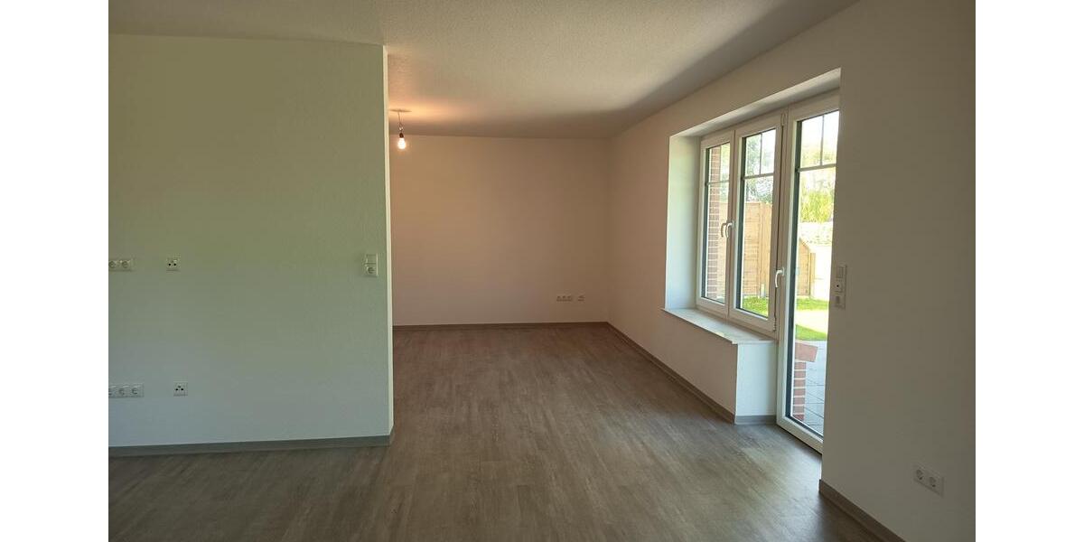 Doppelhaushälfte Zetel - 6 Zimmer, 200 m&sup2;, 1.500&euro; | Angebot:26533162