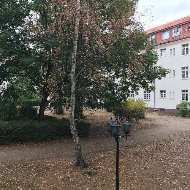 Sonnige 2-Zi-DG-Whg, Bj 2000, auf einem Altbau, 3. OG 2 zimmer