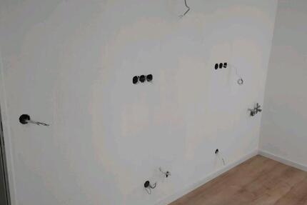 NEU SANIERTE WOHNUNG WOHNGEMEINSCHAFT 3 SCHLAFZIMMER 1 WOHNZIMMER 1 zimmer