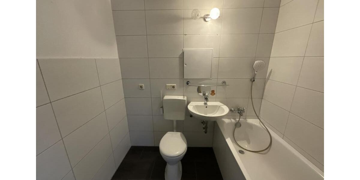 Etagenwohnung Suhl - 3 Zimmer, 72 m&sup2;, 433&euro; | Angebot:26676883