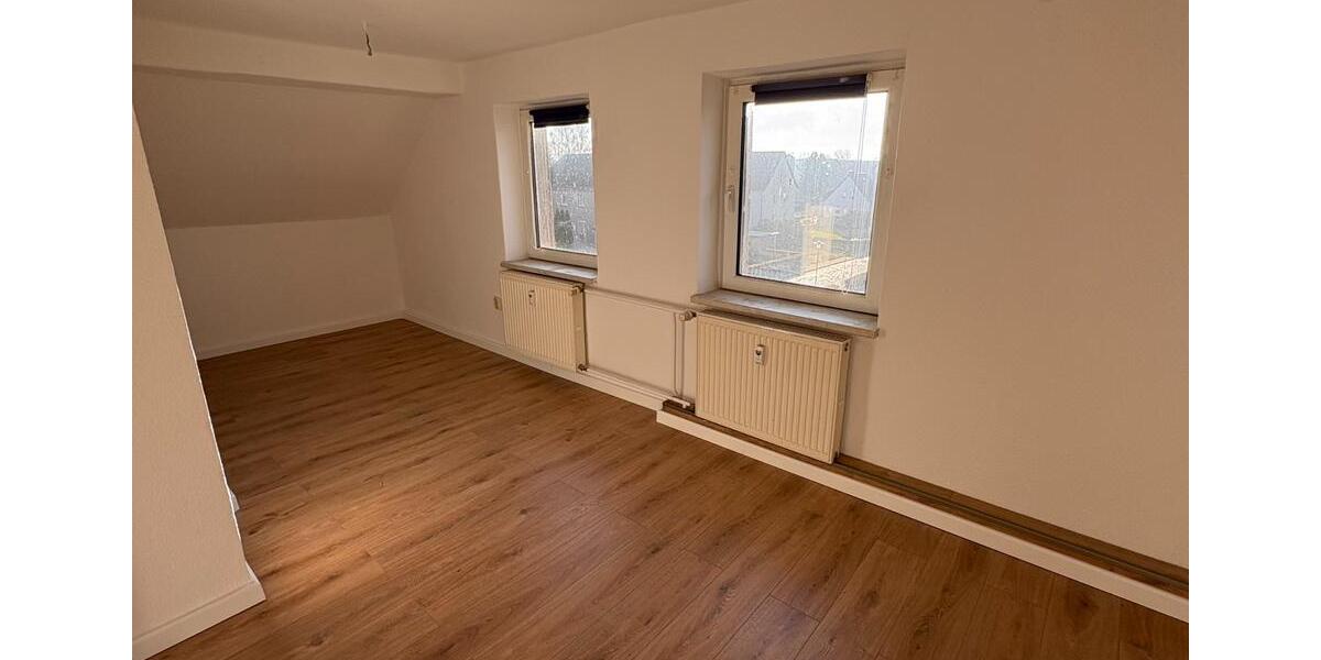 Dachgeschoßwohnung Domsühl - 2 Zimmer, 39 m&sup2;, 273&euro; | Angebot:25417294