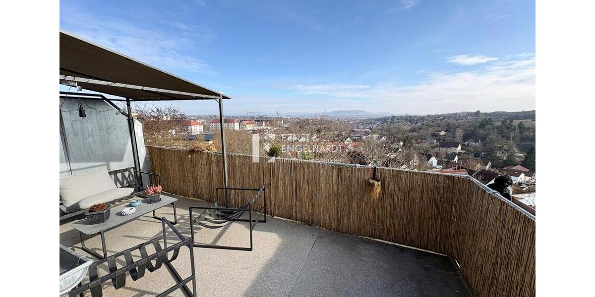 Dachgeschoßwohnung Kitzingen - 3.5 Zimmer, 110 m&sup2;, 1.100&euro; | Angebot:25540030