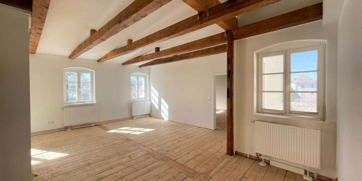 Etagenwohnung Dippoldiswalde - 3 Zimmer, 92 m&sup2;, 921&euro; | Angebot:26658676