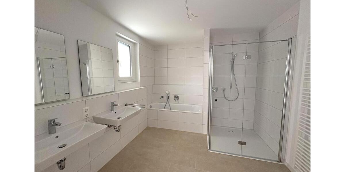 Etagenwohnung Leonberg - 4 Zimmer, 105 m&sup2;, 1.950&euro; | Angebot:23644750