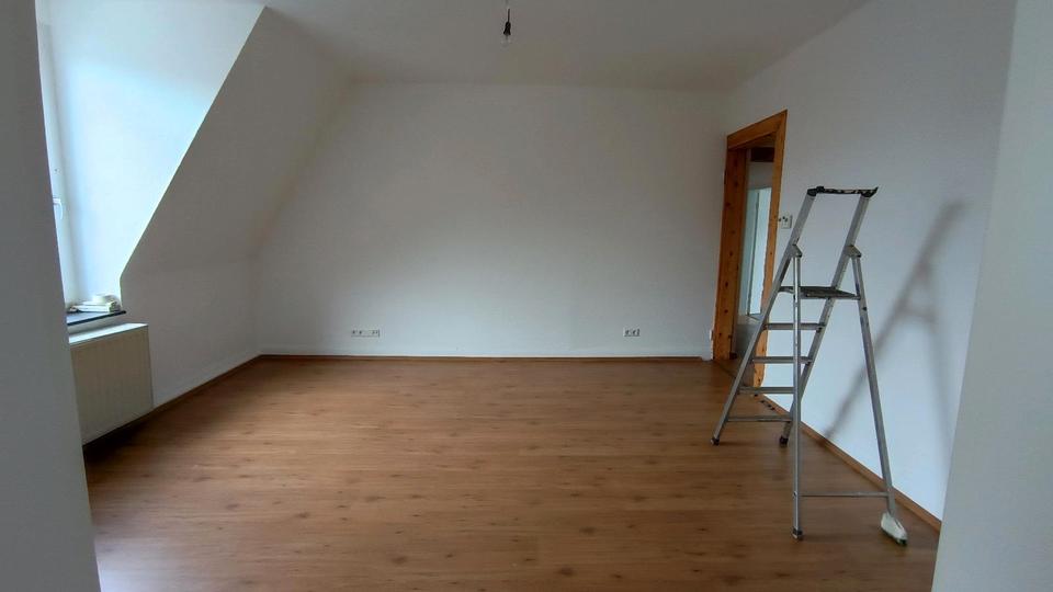 Dachgeschoßwohnung Wuppertal Barmen - 4 Zimmer, 100 m&sup2;, 1.240&euro; | Angebot:26173523