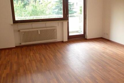 Wohnung Wiesbaden Biebrich - 4 Zimmer, 30 m&sup2;, 485&euro; | Angebot:25877420