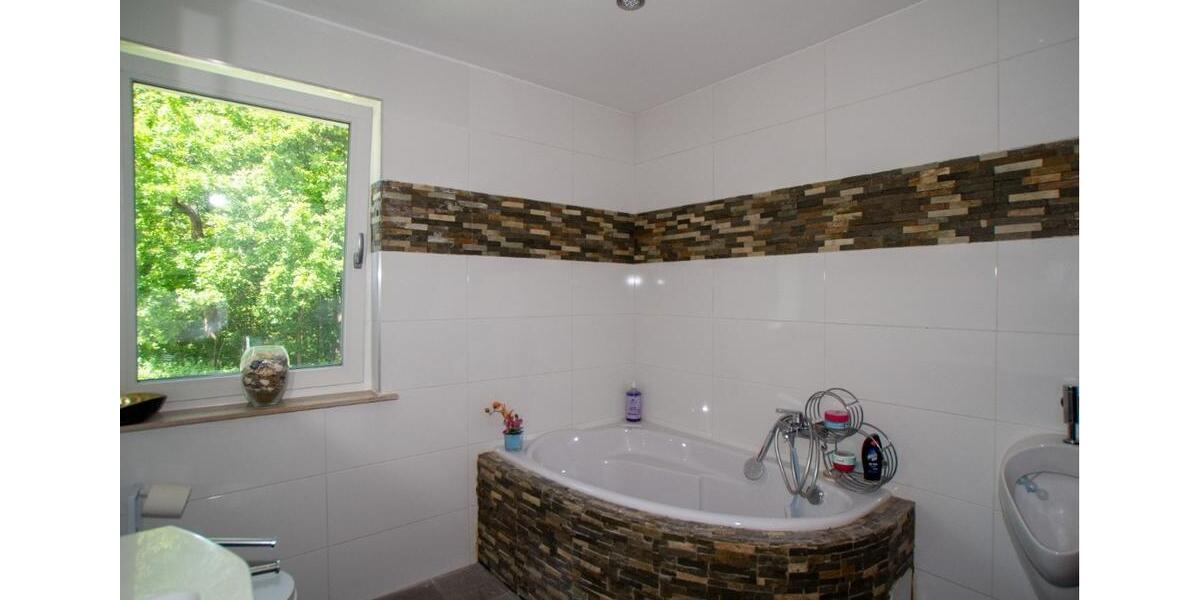 Einfamilienhaus Bad Kissingen - 7 Zimmer, 350 m&sup2;, 2.100&euro; | Angebot:24990718