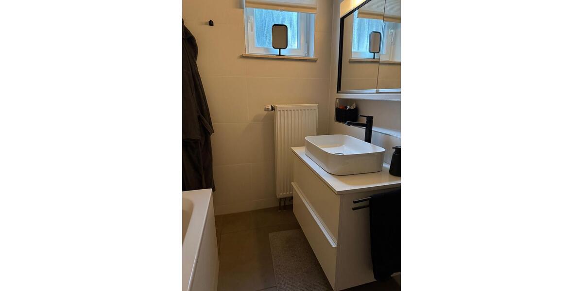 Vermietung: Einfamilienhaus mit großem Garten, zentrale Lage 5 zimmer