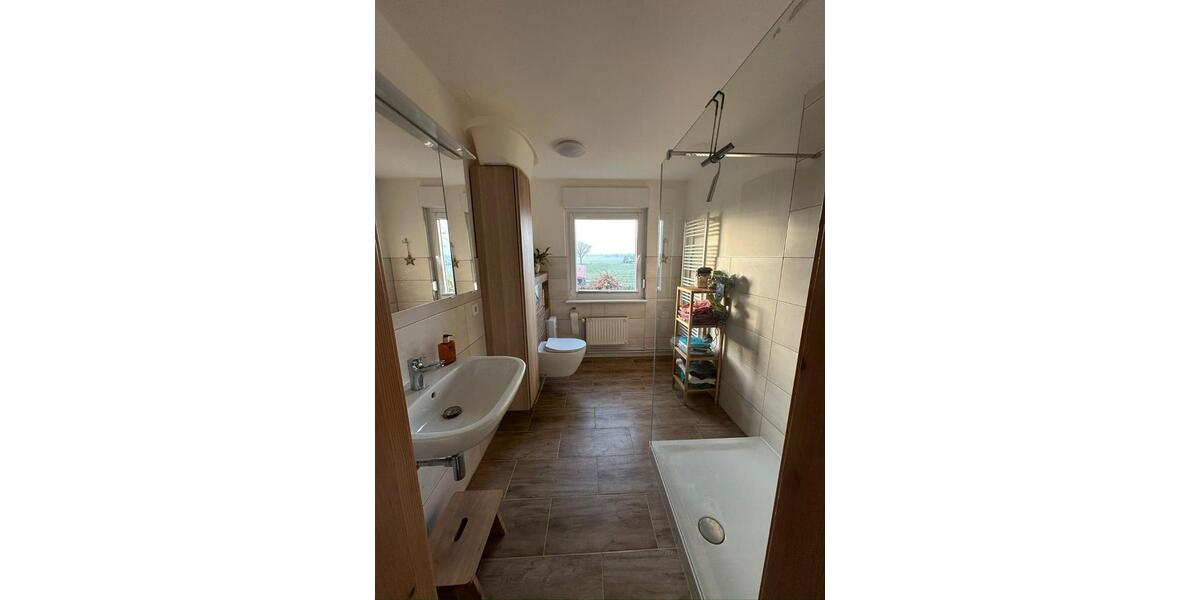 Dachgeschoßwohnung Tiddische - 3 Zimmer, 101 m&sup2;, 785&euro; | Angebot:26226921