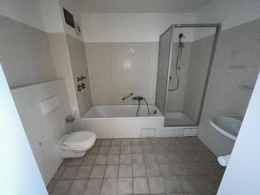 Helle, renovierte 3-ZKB-Balkonwohnung in der City zu vermieten! zimmer