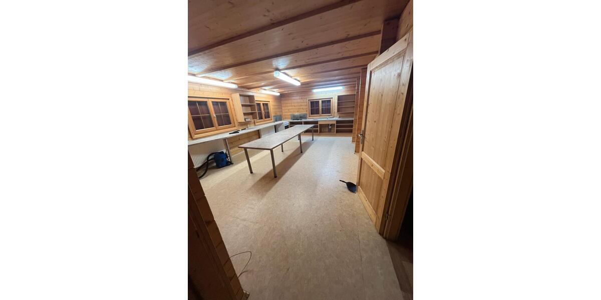 Etagenwohnung Ilshofen - 9 Zimmer, 200 m&sup2;, 2.500&euro; | Angebot:25978994