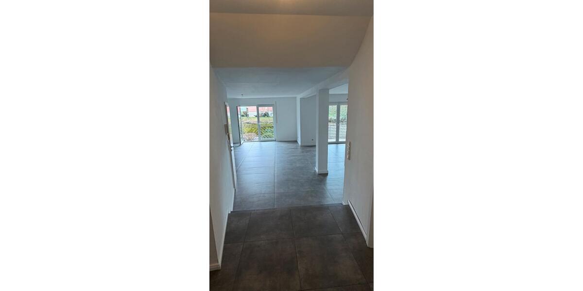 Erdgeschoßwohnung Trier Kürenz - 4 Zimmer, 105 m&sup2;, 1.450&euro; | Angebot:25952473