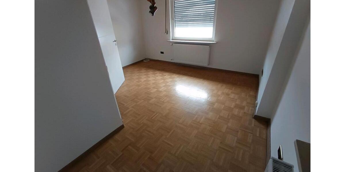 Etagenwohnung Wetzlar Dutenhofen - 4 Zimmer, 90 m&sup2;, 340&euro; | Angebot:24842769
