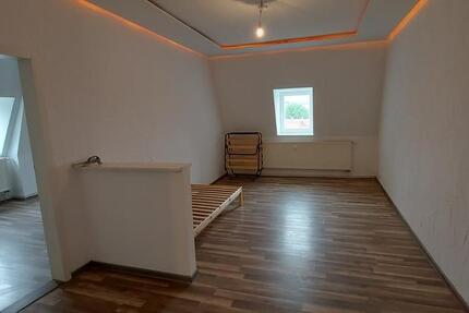 Renovierte 5-Zimmer-Dachgeschoßwohnung zu vermieten 5 zimmer