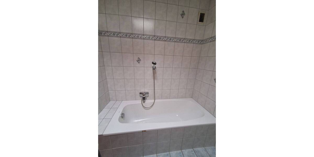 Bungalow Saarbrücken Klarenthal - 4 Zimmer, 130 m&sup2;, 1.100&euro; | Angebot:25666358