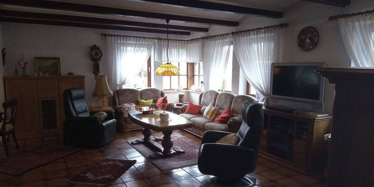 Zimmer Simmerath Einruhr - 5 Zimmer, 160 m&sup2;, 1.170&euro; | Angebot:26243270