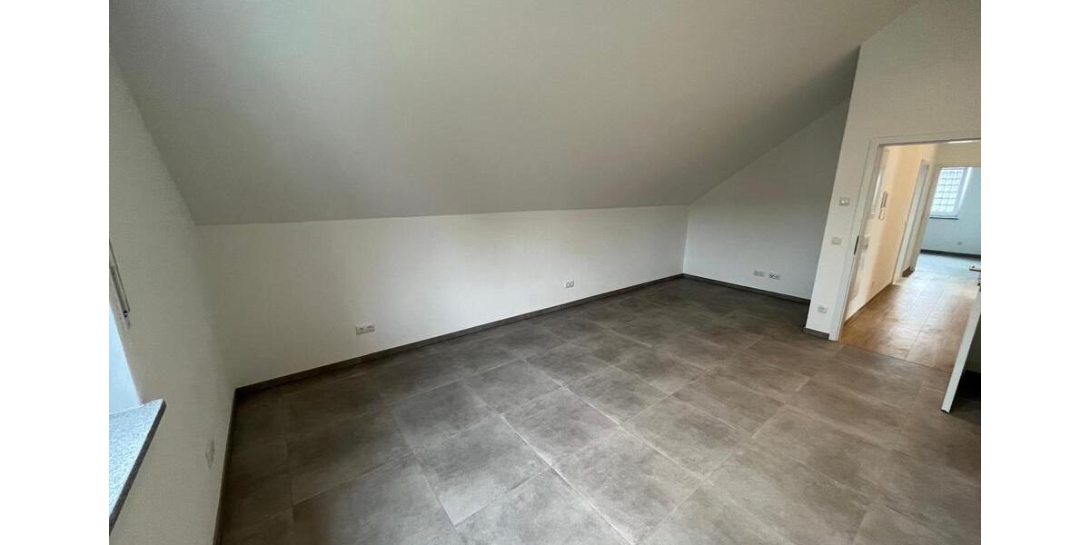 Dachgeschoßwohnung Langenneufnach - 4 Zimmer, 82 m&sup2;, 1.350&euro; | Angebot:26591696