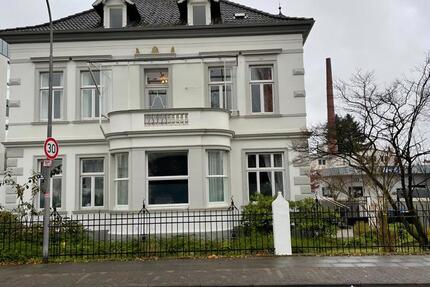 Großzügige denkmalgeschützte Villa mit 8 Zimmern & 2 Stellplätzen