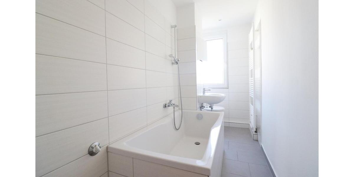 Dachgeschoßwohnung Flöha - 3 Zimmer, 59 m&sup2;, 376&euro; | Angebot:13331111