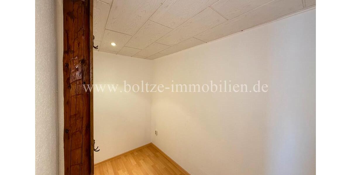 Dachgeschoßwohnung Naumburg (Saale) - 3 Zimmer, 100 m&sup2;, 580&euro; | Angebot:25719584