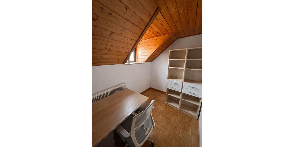 Dachgeschoßwohnung Naila - 3 Zimmer, 79 m&sup2;, 510&euro; | Angebot:26035500