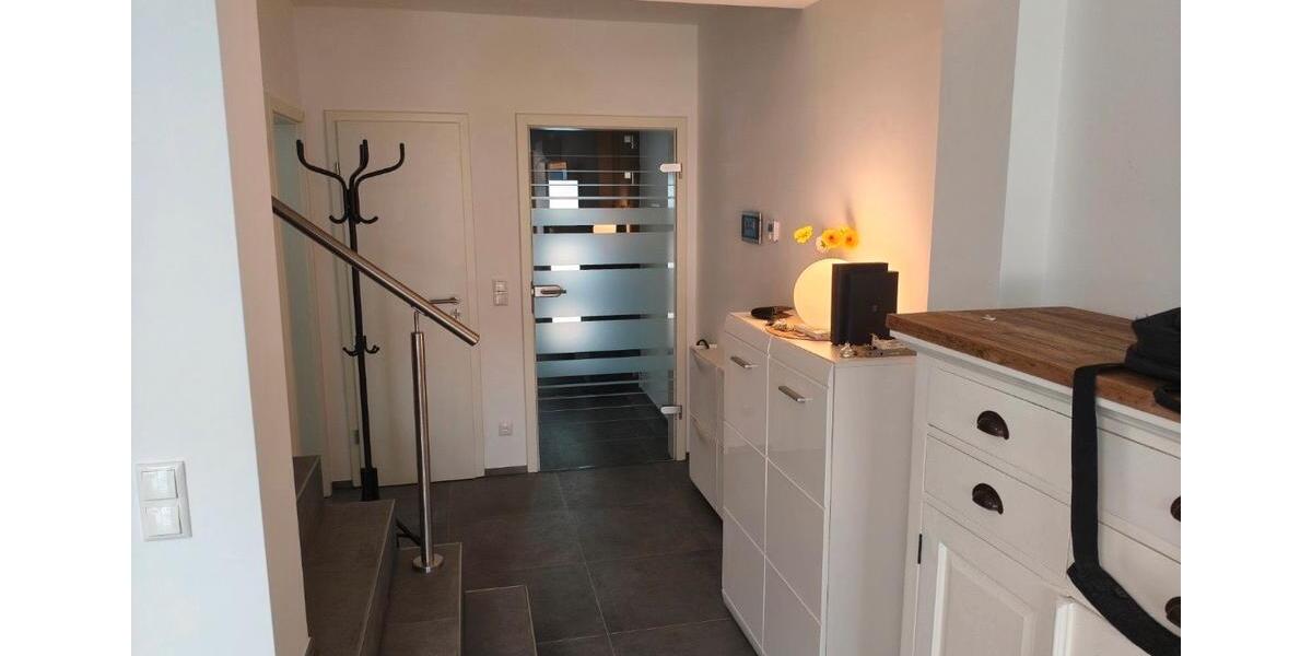 Wohnen auf Zeit Bochum Bochum-Mitte - 7 Zimmer, 180 m&sup2;, 600&euro; | Angebot:26547262