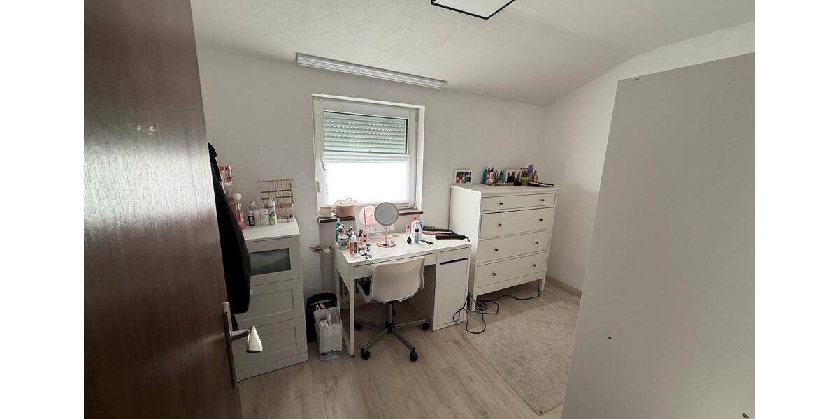 Dachgeschoßwohnung Herborn - 5 Zimmer, 75 m&sup2;, 650&euro; | Angebot:26246964