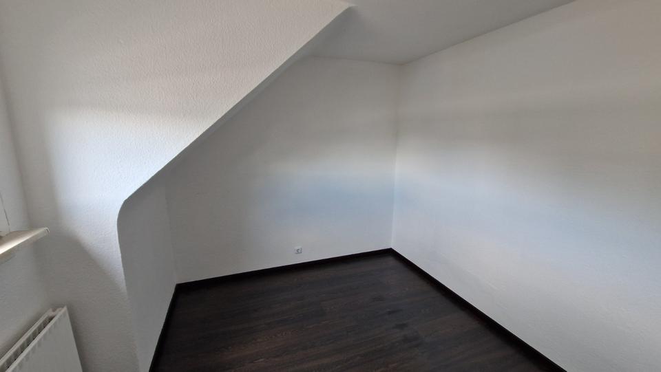 Dachgeschoßwohnung Rodgau - 3 Zimmer, 66 m&sup2;, 899&euro; | Angebot:25309221