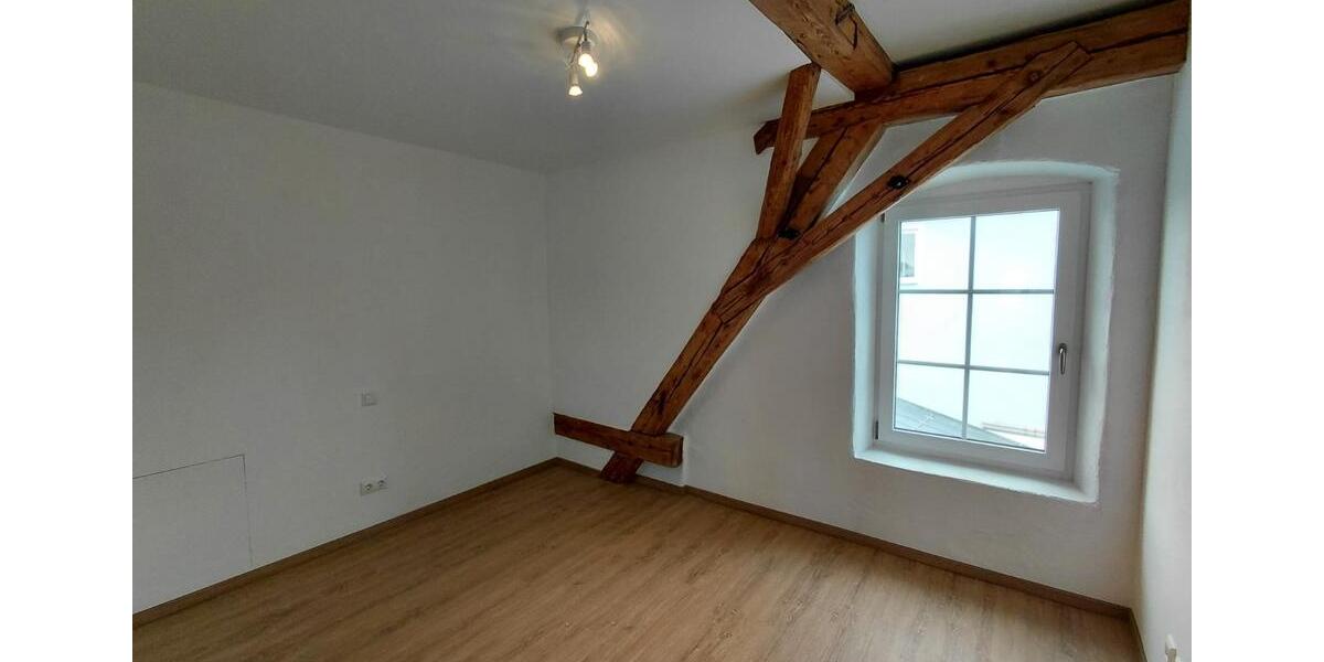Dachgeschoßwohnung Jandelsbrunn - 4 Zimmer, 129 m&sup2;, 820&euro; | Angebot:26067068
