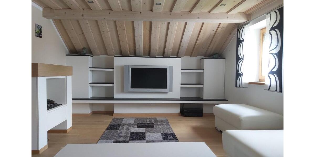 Dachgeschoßwohnung Roßbach - 2 Zimmer, 50 m&sup2;, 695&euro; | Angebot:25339741