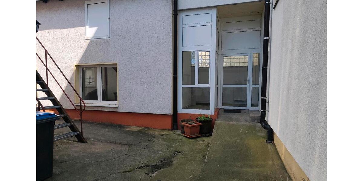 Erdgeschoßwohnung Köthen (Anhalt) - 5 Zimmer, 150 m&sup2;, 1.100&euro; | Angebot:26323290