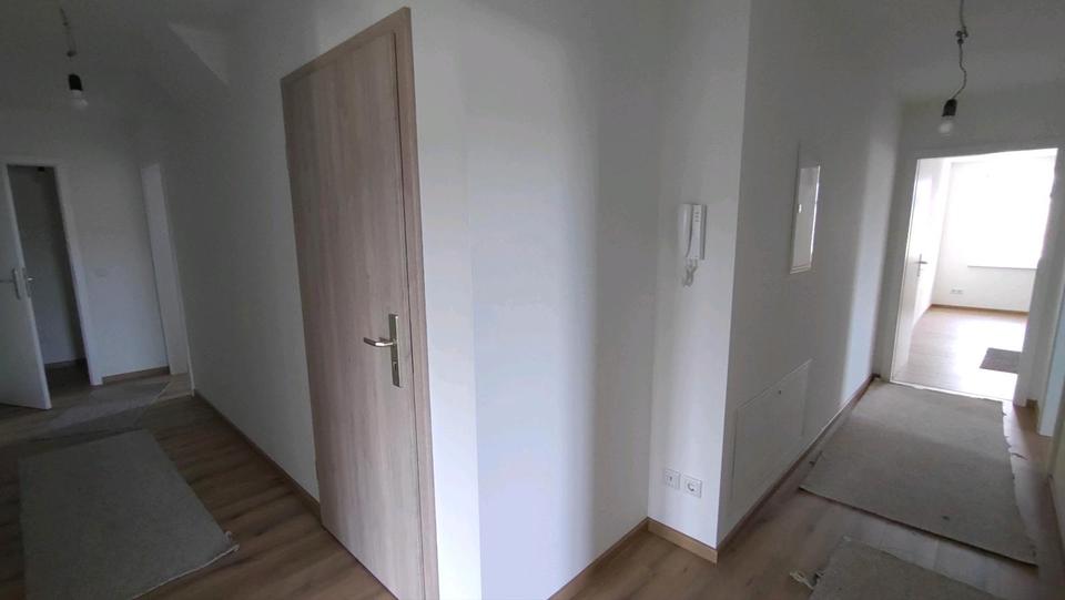 4-Raum- Wohnung 115 qm in 09380 Thalheim , Dachgeschoss 4 zimmer