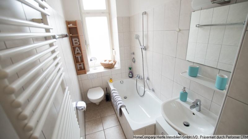 Liebevoll möblierte Wohnung mit 2 Balkonen für 2 - 12 Monate in der Wiehre 3 zimmer