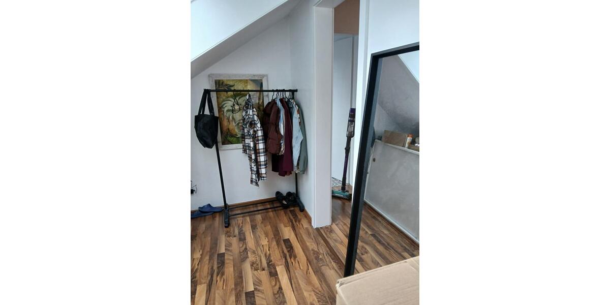 Dachgeschoßwohnung Karlsruhe Wettersbach - 3.5 Zimmer, 112 m&sup2;, 1.500&euro; | Angebot:24829815