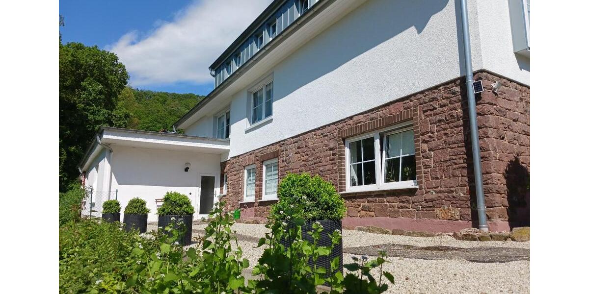 Etagenwohnung Rinteln - 4 Zimmer, 102 m&sup2;, 975&euro; | Angebot:25989536