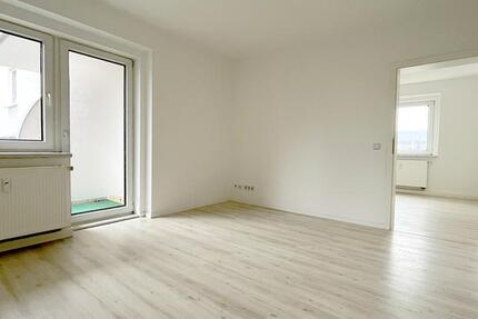 Wohnung Glauchau - 4 Zimmer, 81 m&sup2;, 520&euro; | Angebot:26147877