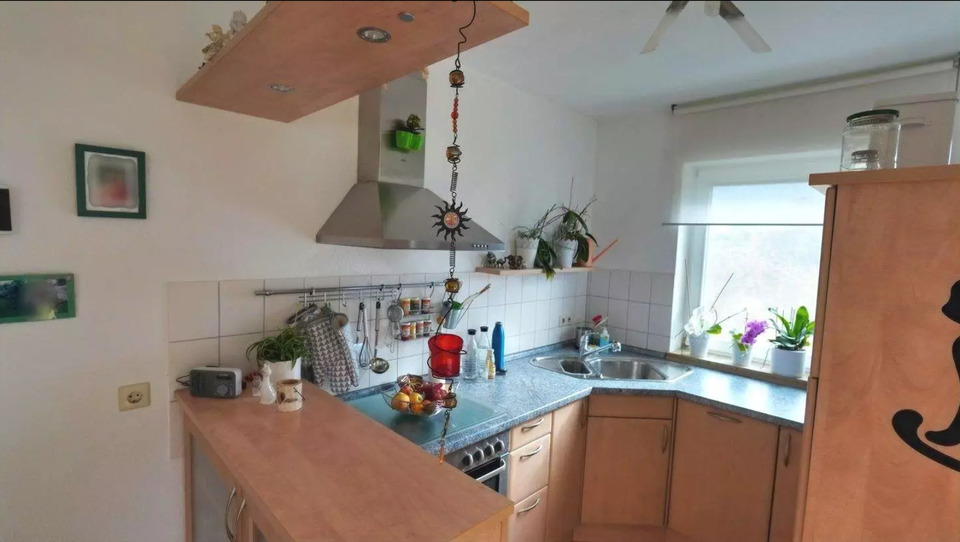 2-Zimmer Wohnung EBK 2 Balkone Tageslichtbad Tiefgarage ab 01.02. 2 zimmer