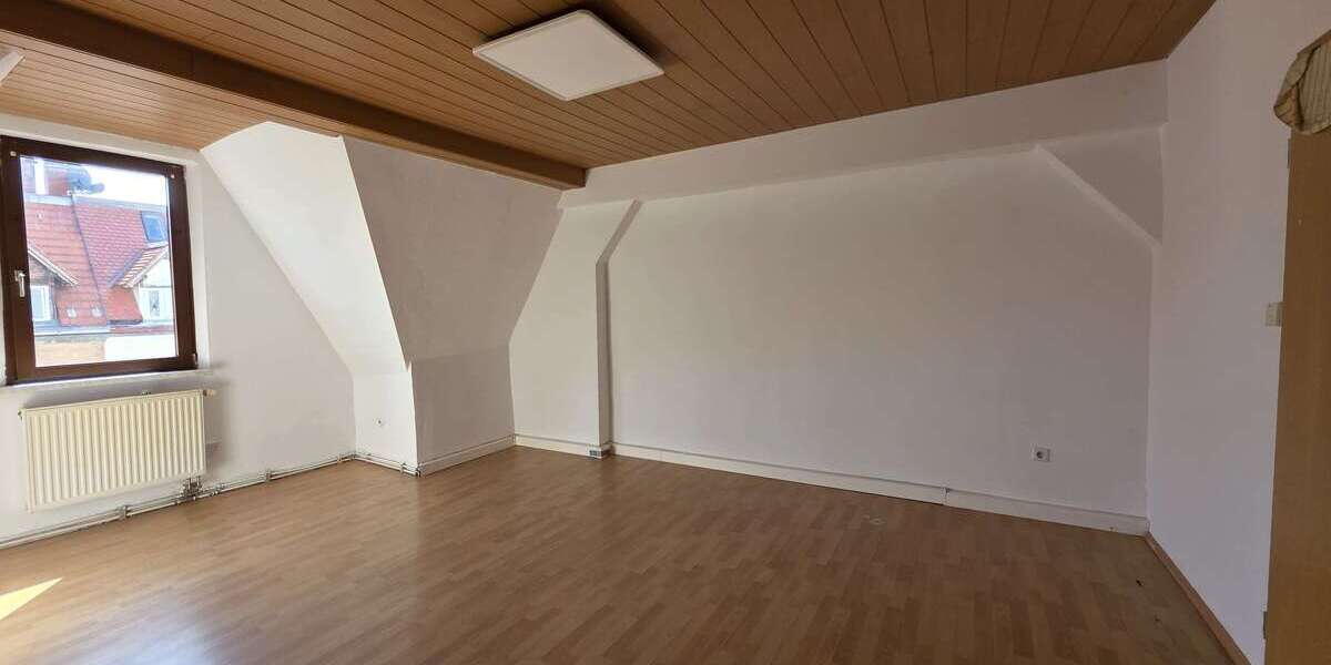 Etagenwohnung Ulm Arbeitersiedlung Untere Bleiche - 4 Zimmer, 104 m&sup2;, 1.360&euro; | Angebot:26647755