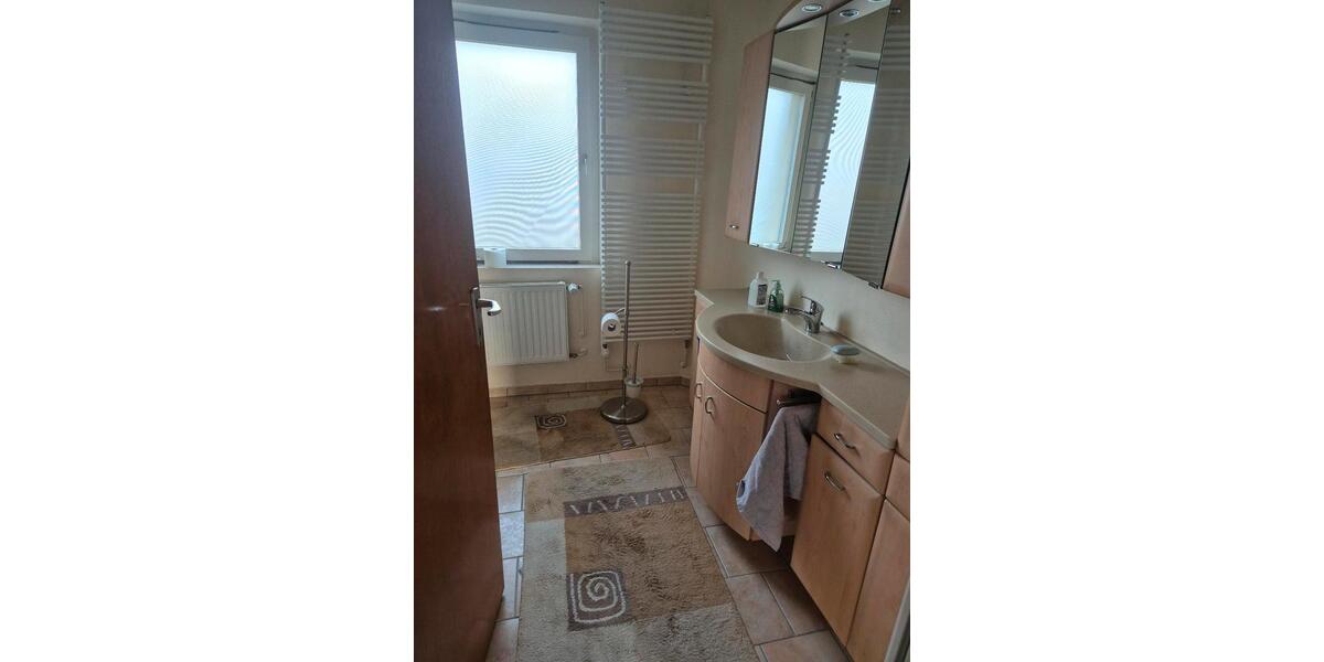 Erdgeschoßwohnung Hambühren - 4 Zimmer, 120 m&sup2;, 1.200&euro; | Angebot:26014275