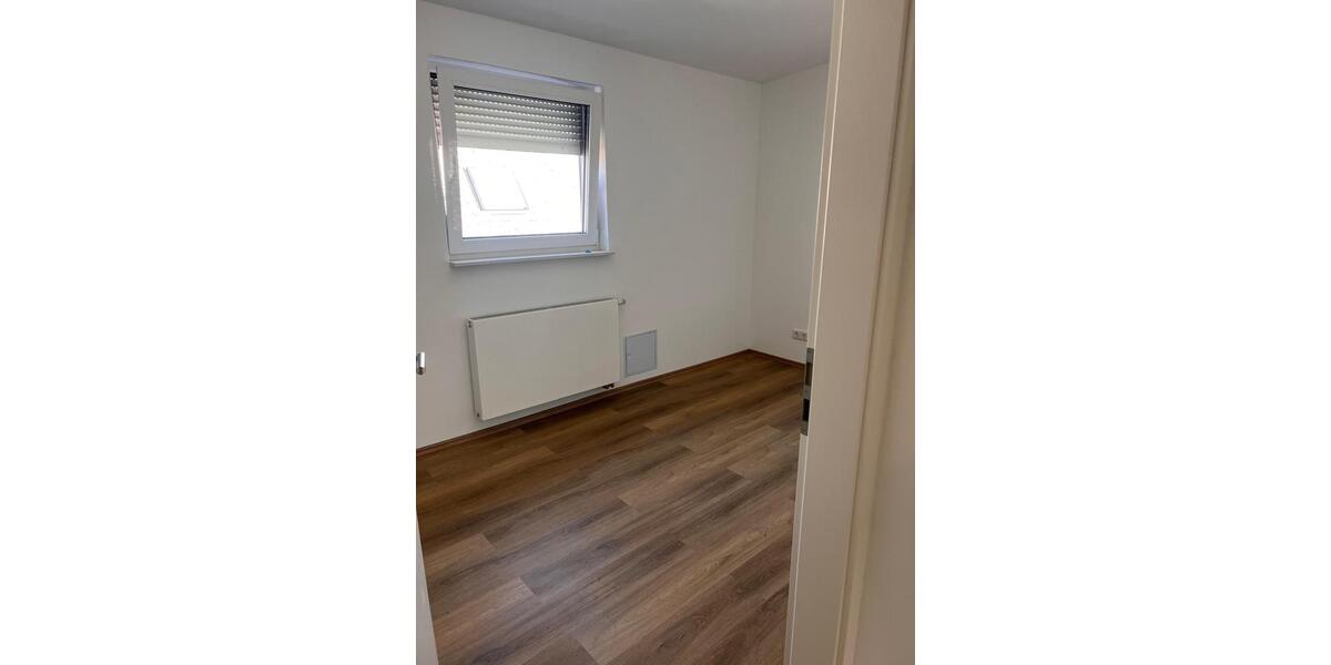 Dachgeschoßwohnung Geisenheim - 2 Zimmer, 64 m&sup2;, 960&euro; | Angebot:26063146