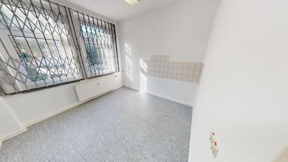 Ladenfläche neben dem Technischen Rathaus