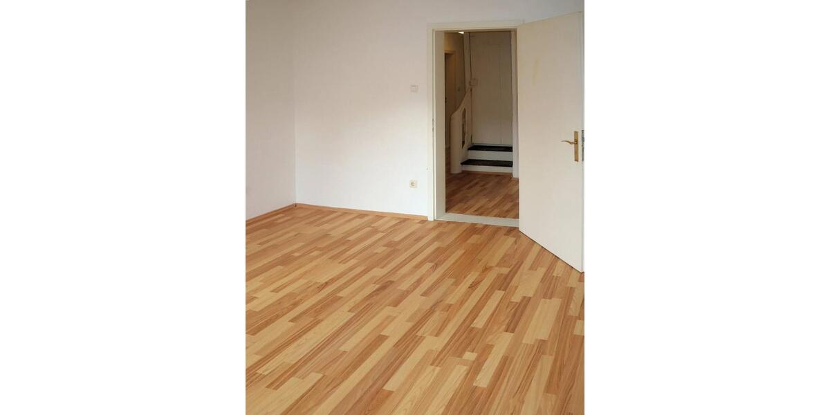 Einfamilienhaus Velden - 7 Zimmer, 140 m&sup2;, 1.300&euro; | Angebot:23660225