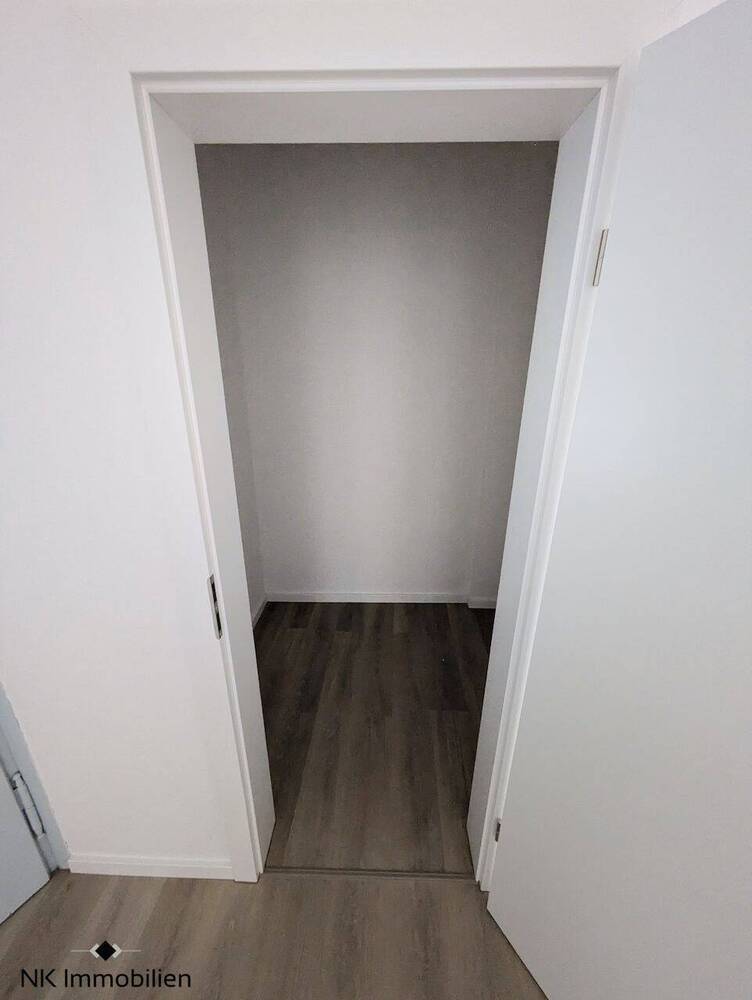 ++ wunderschöne, frisch sanierte 4-Raum Wohnung mit Balkon - ab sofort verfügbar ++