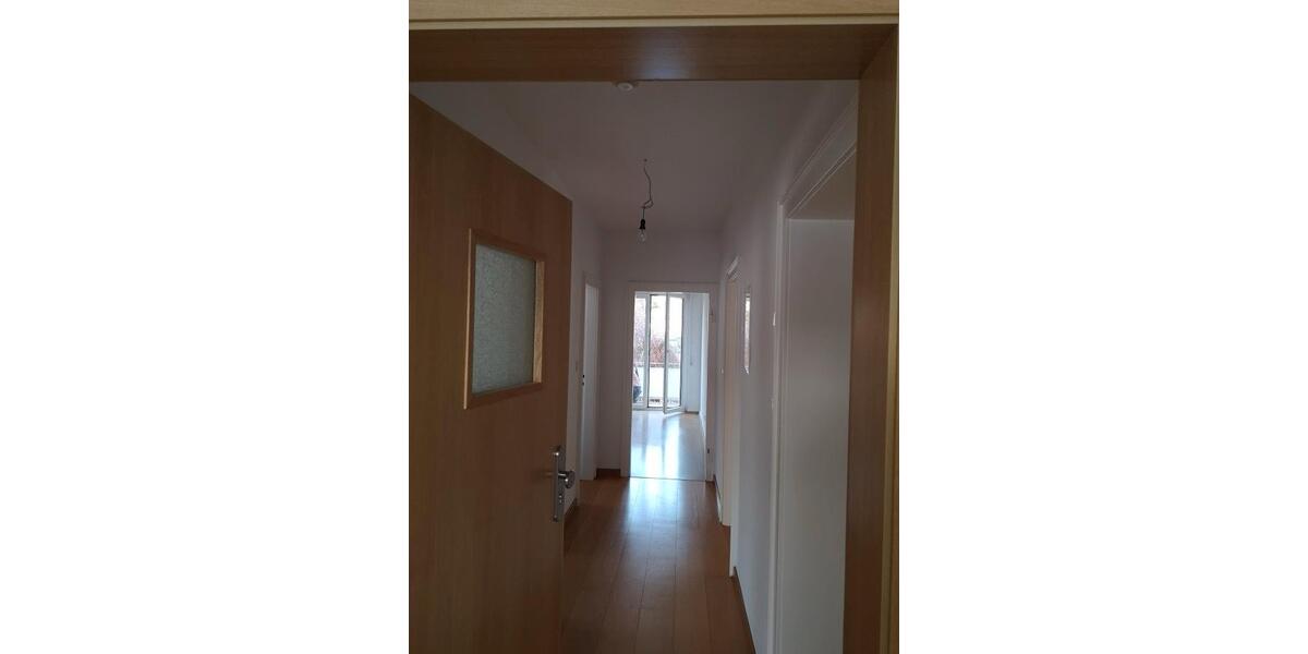 Etagenwohnung Dreieich - 3 Zimmer, 80 m&sup2;, 1.590&euro; | Angebot:25146055