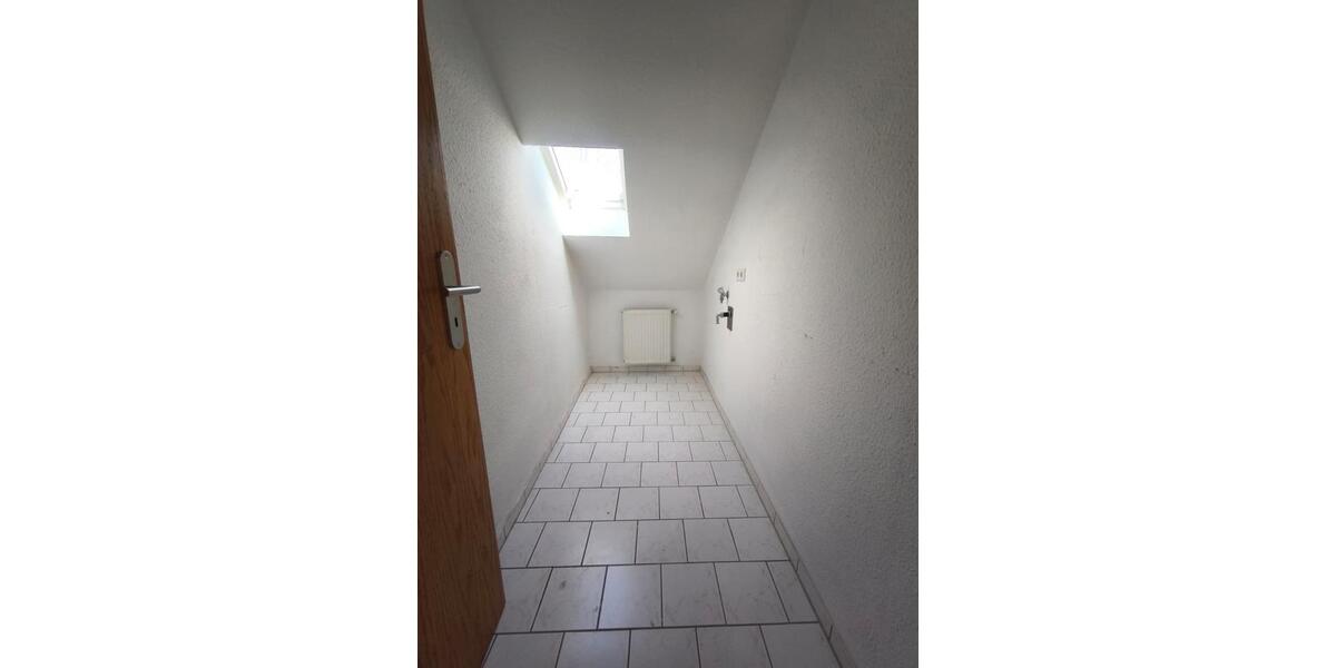 Dachgeschoßwohnung Zwickau - 3 Zimmer, 75 m&sup2;, 500&euro; | Angebot:26705459