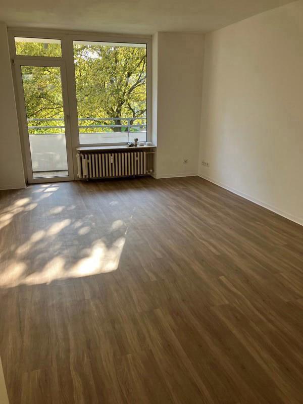 Sanierte 1 Zimmerwohnung mit Balkon zimmer